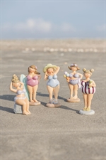 27502-99 Damer i badetøj fra Ib Laursen på stranden - Tinashjem